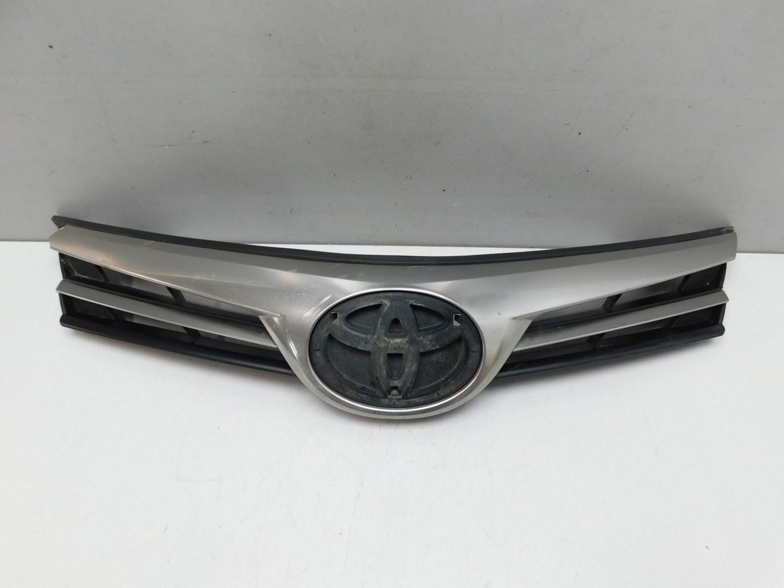 Решетка радиатора Toyota Corolla E18 2013-2018