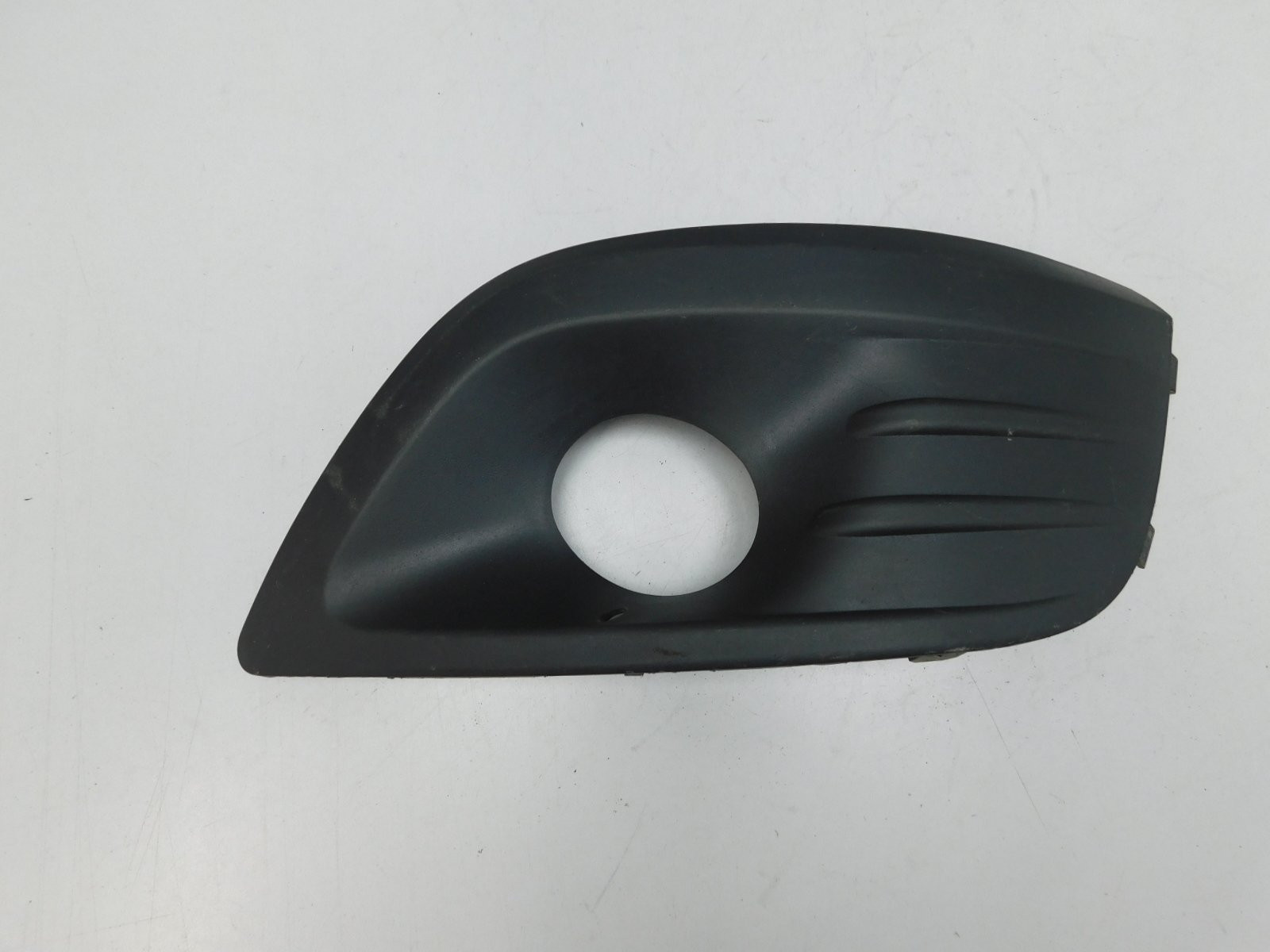 Решетка в бампер левая VAZ Lada Largus 2011>