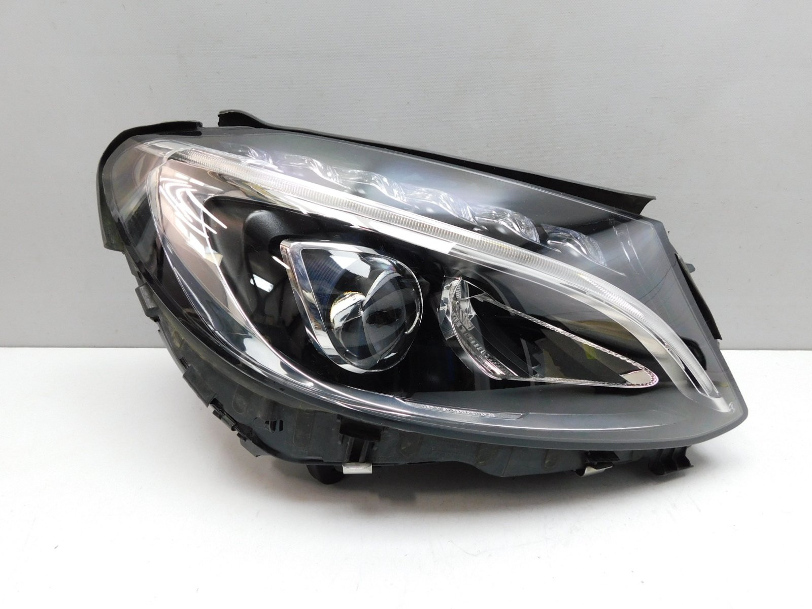 Фара правая Mercedes-Benz C-Klasse W205 2013>