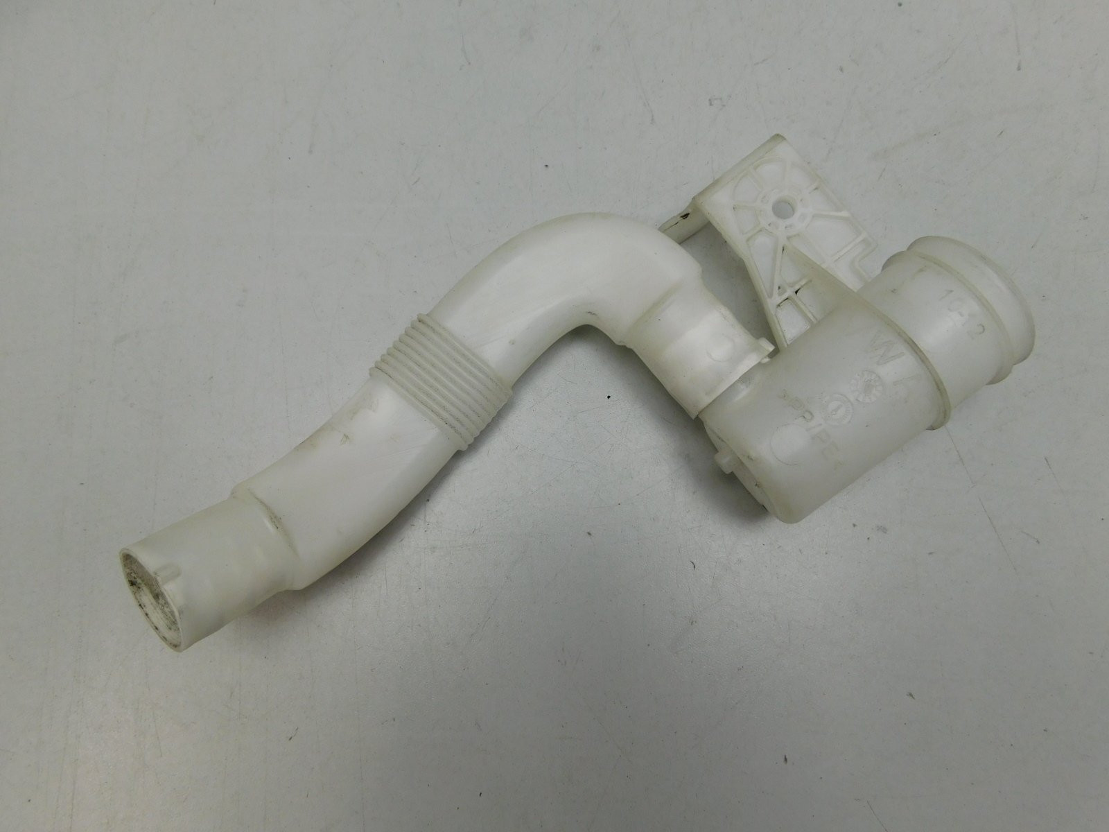 Бачок омывателя лобового стекла Volkswagen Jetta 2011>