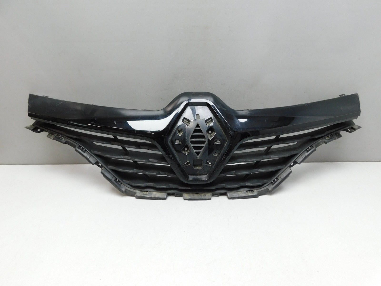 Решетка радиатора Renault Kaptur 2016>