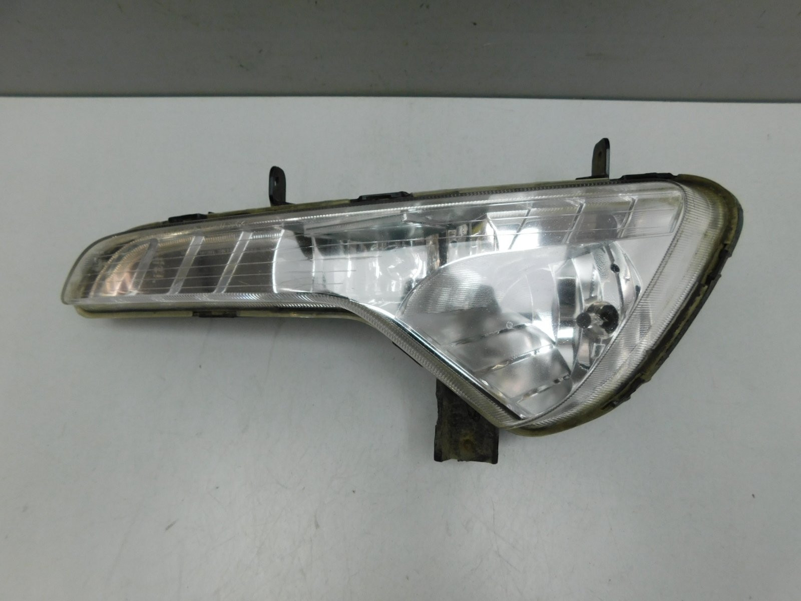 Фара противотуманная левая Kia Sportage 2010-2015