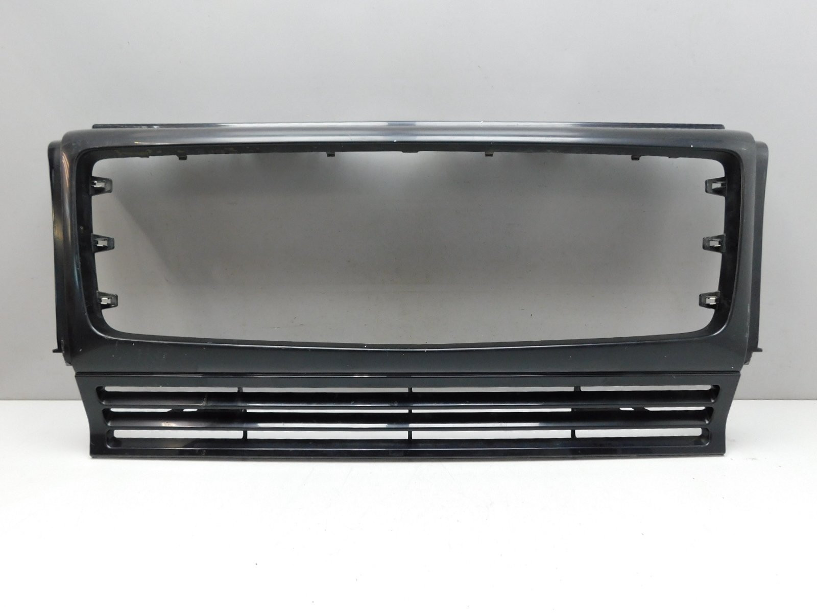 Решетка радиатора Mercedes-Benz G-Klasse W463 1989>