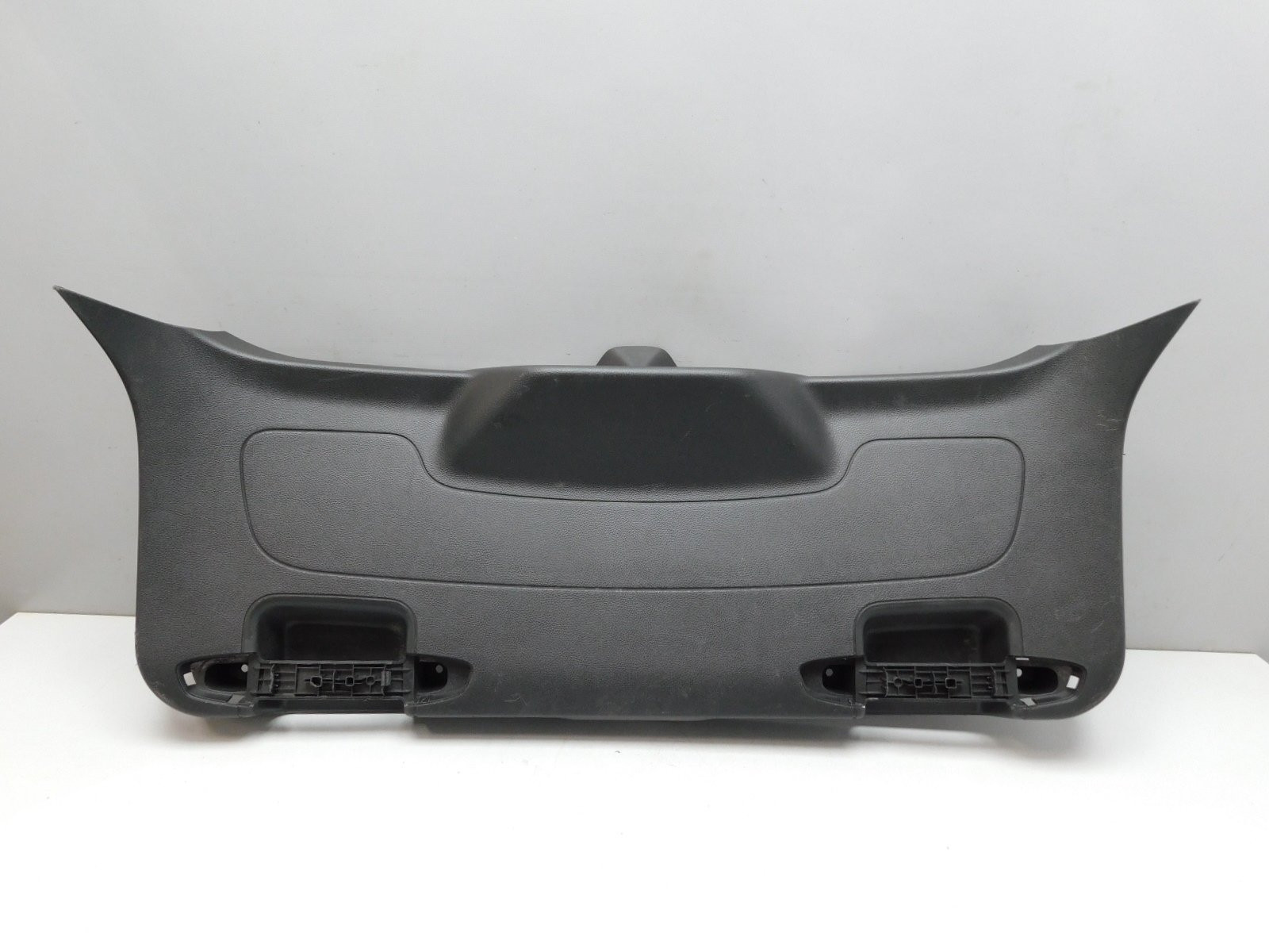 Обшивка двери багажника Ford Focus III 2011>