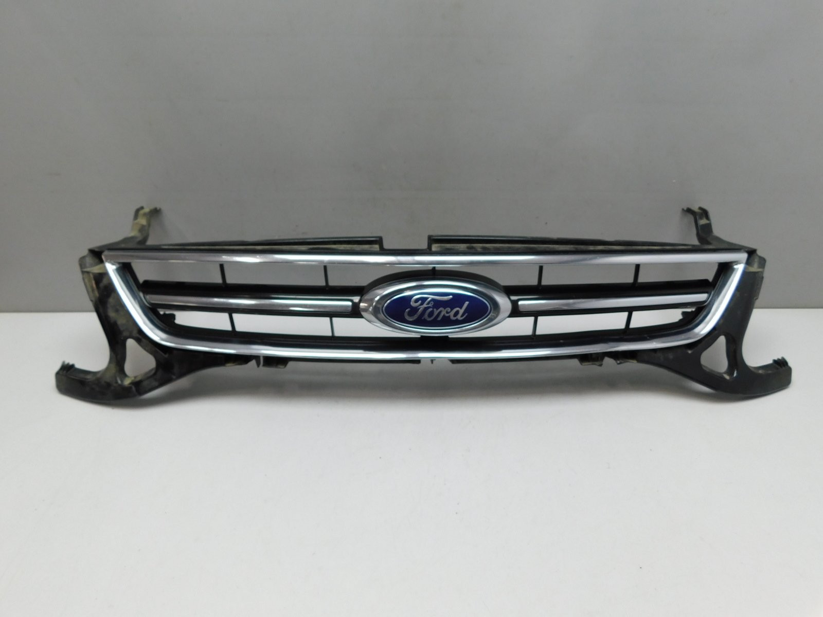 Решетка радиатора Ford Mondeo IV 2007-2015
