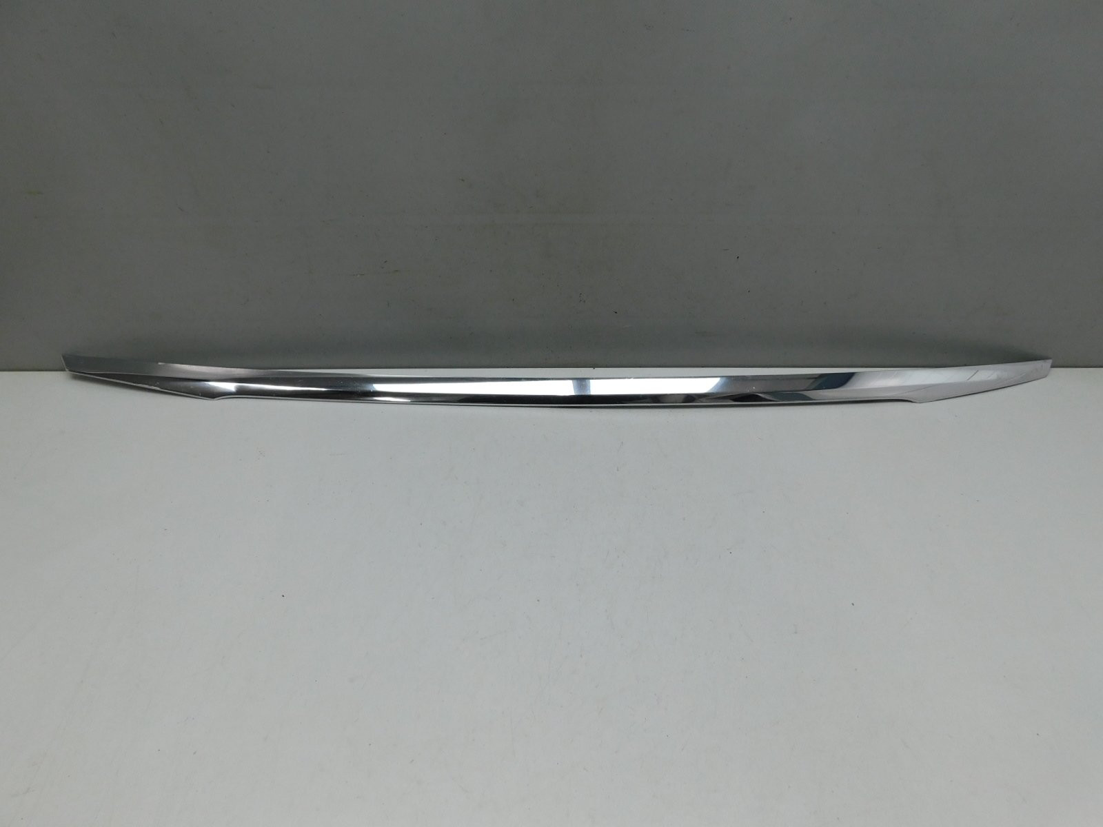 Молдинг крышки багажника Mercedes-Benz C-Klasse W205 2013>