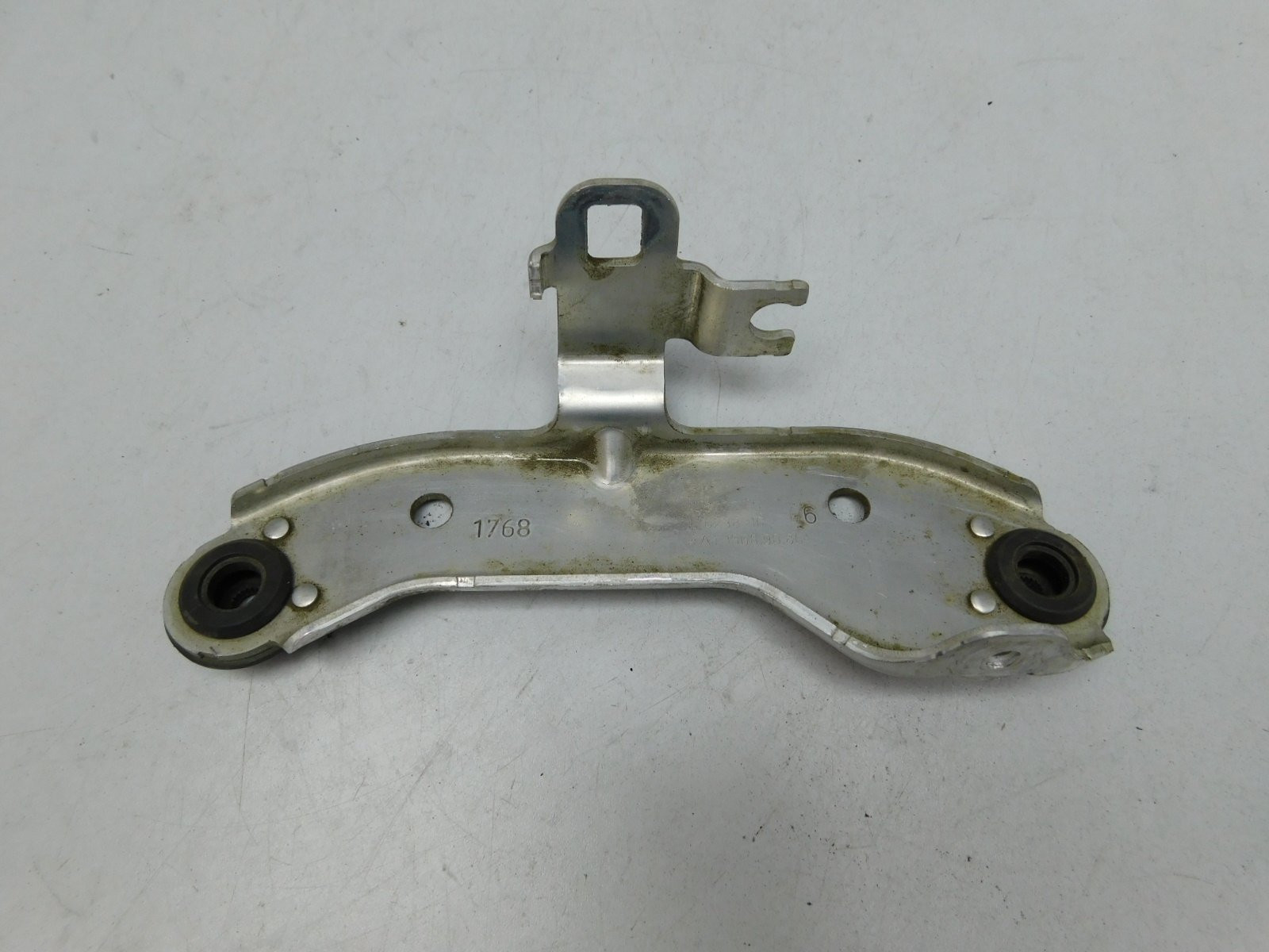 Кронштейн радиатора BMW 5-серия G30 2016>