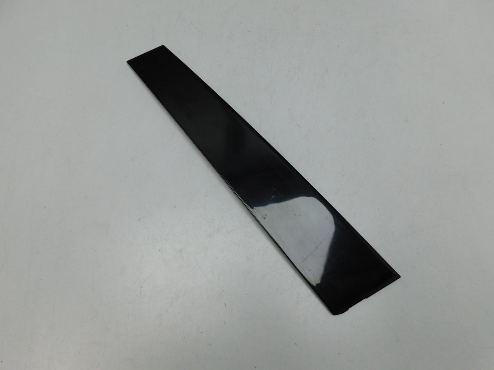 Накладка двери передней правой Hyundai Santa Fe 2012-2018