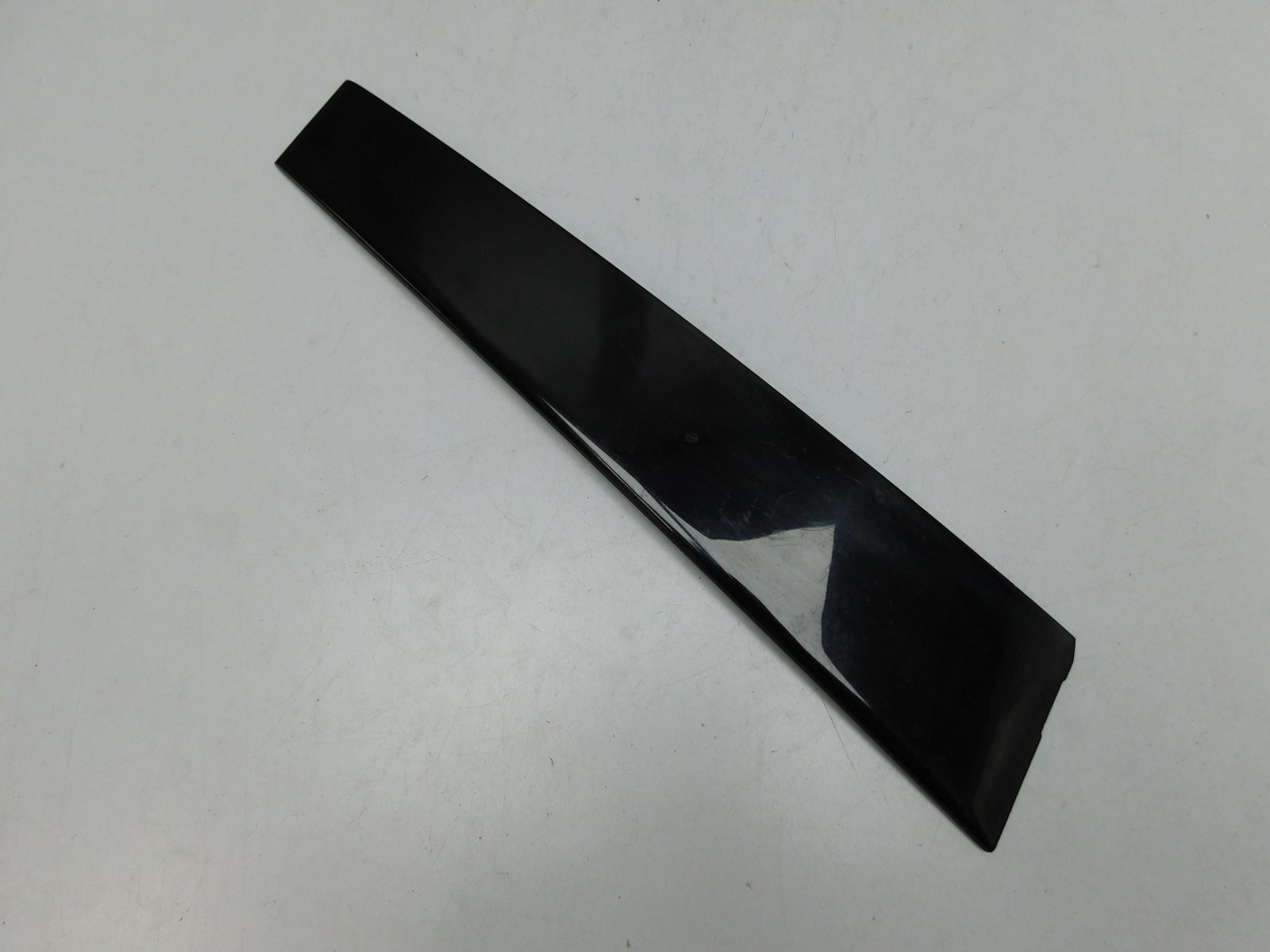 Накладка двери передней левой Hyundai Santa Fe 2012-2018