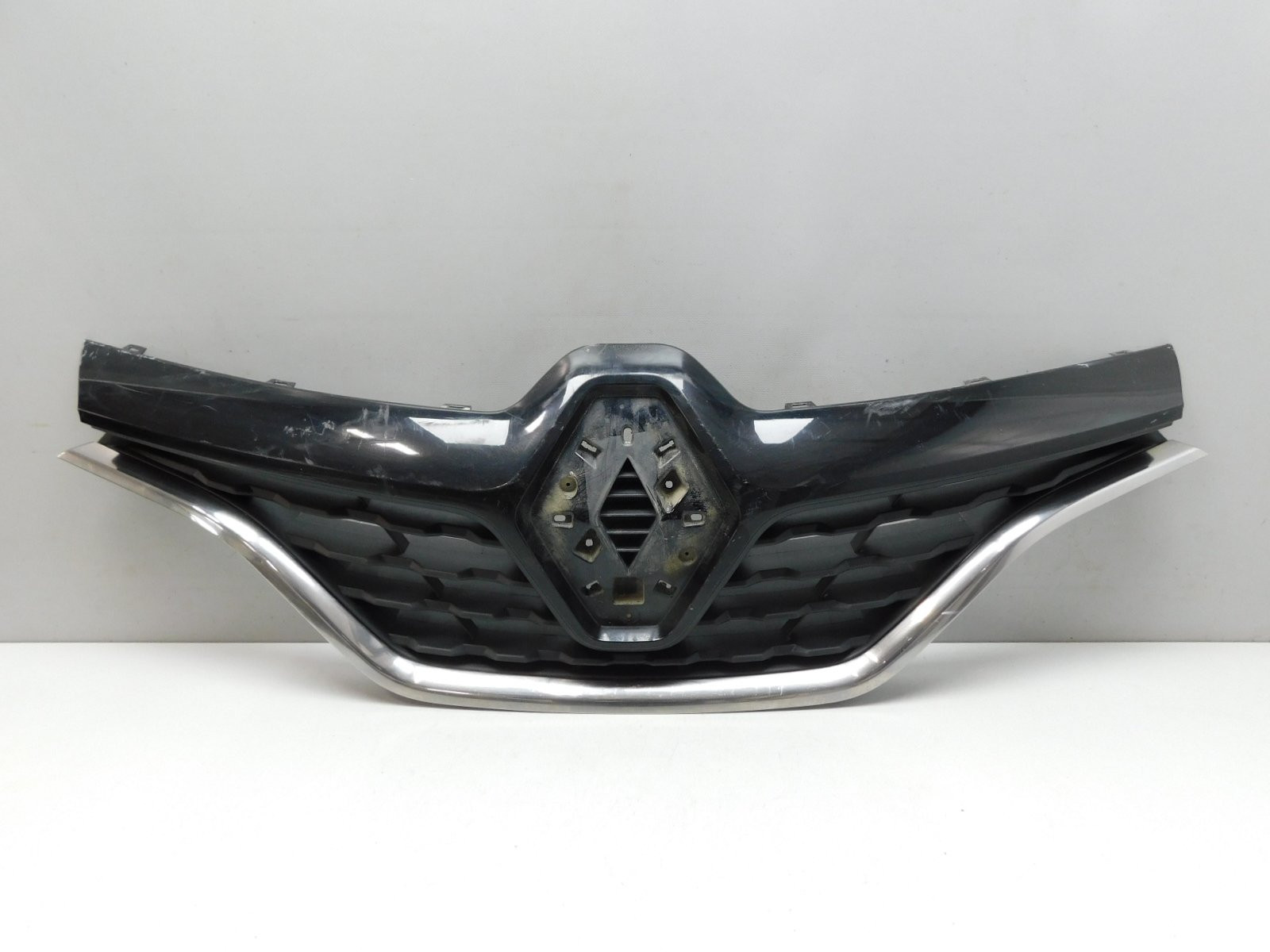 Решетка радиатора Renault Kaptur 2016>