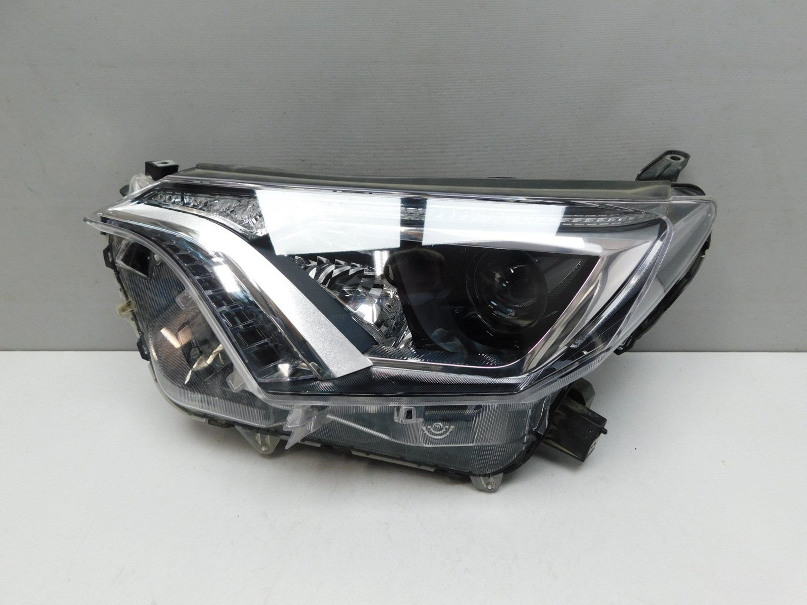 Фара левая Toyota RAV 4 2013-2019