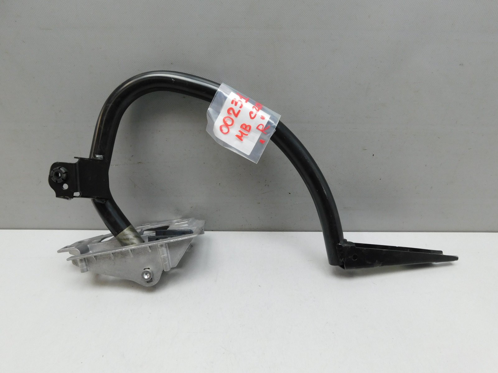 Петля крышки багажника Mercedes-Benz C-Klasse W205 2013>