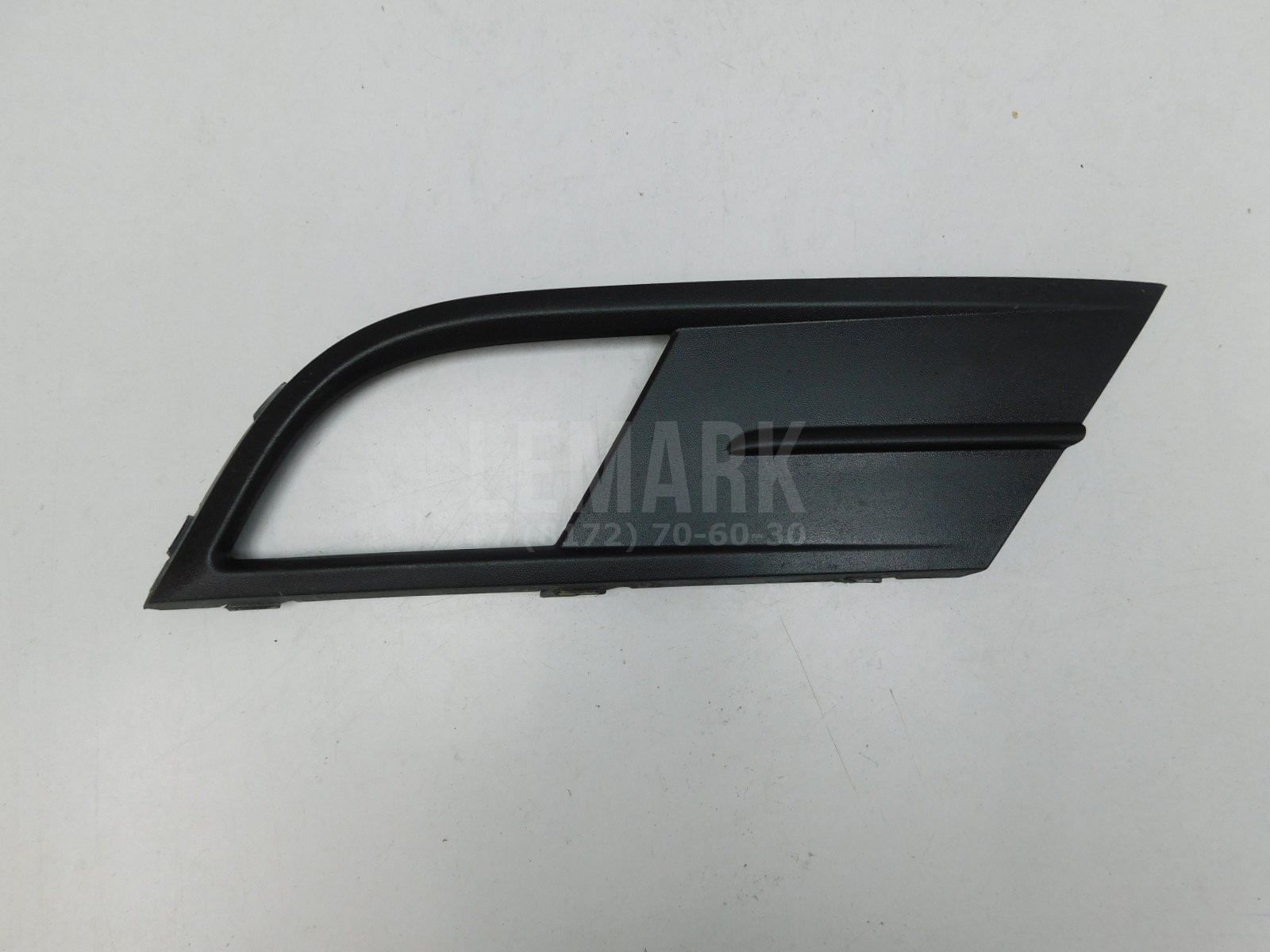 Решетка в бампер правая Volkswagen Jetta 2011> 5CU853666A