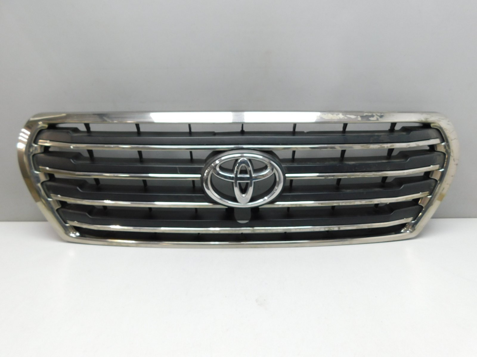 Решетка радиатора Toyota Land Cruiser (200) 2008>