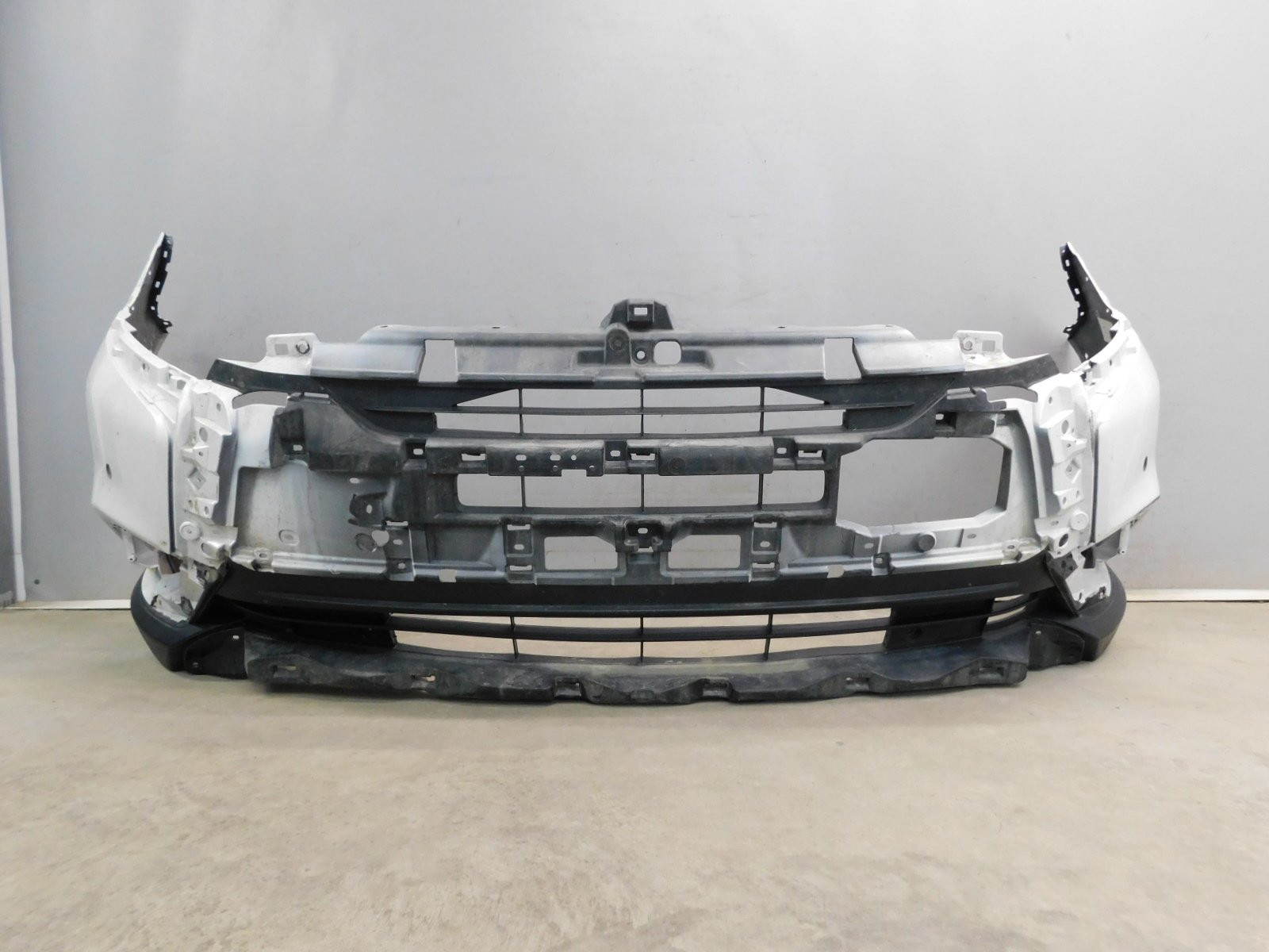 Бампер передний Mitsubishi Outlander 2012>