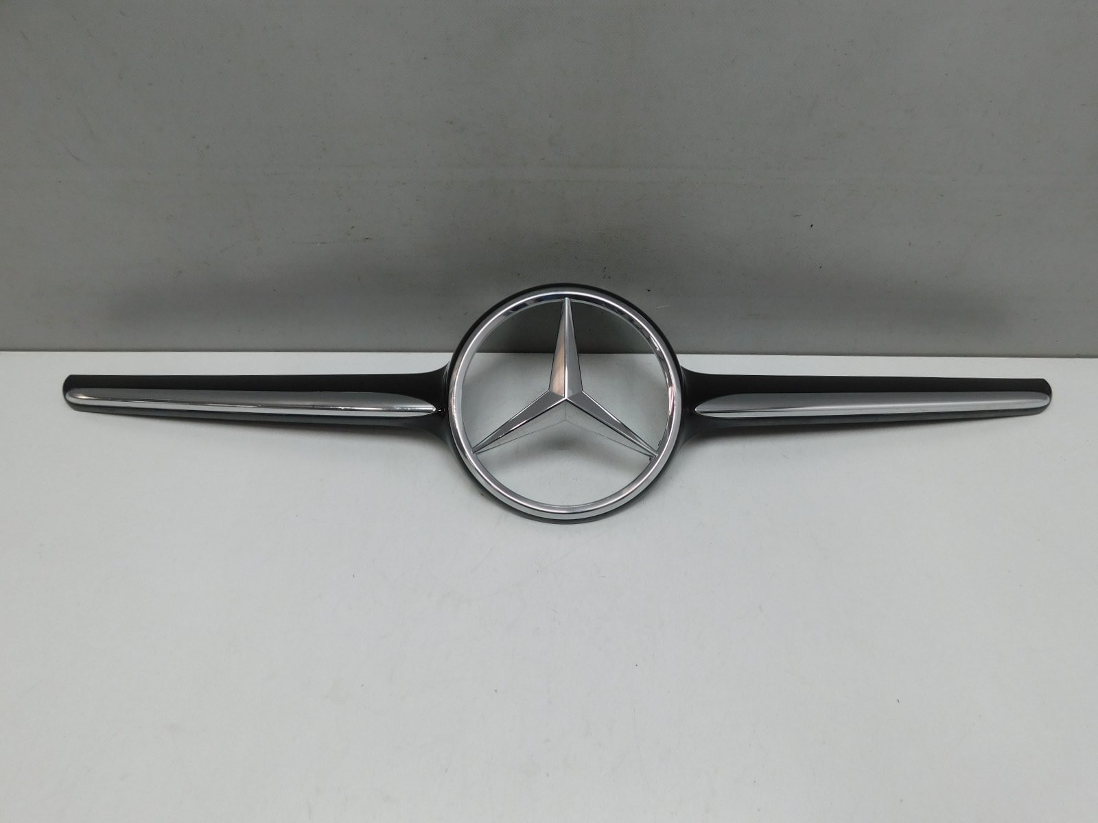 Накладка на решетку радиатора Mercedes-Benz CLA-Klasse C117 2013>