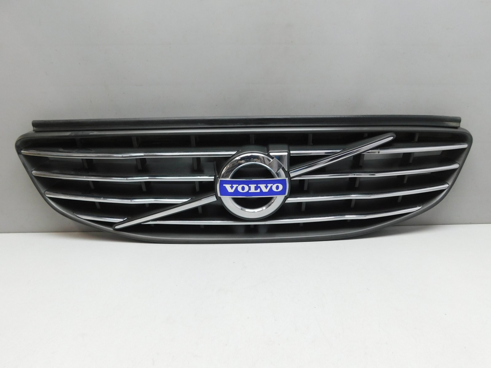 Решетка радиатора Volvo XC60 2008-2017