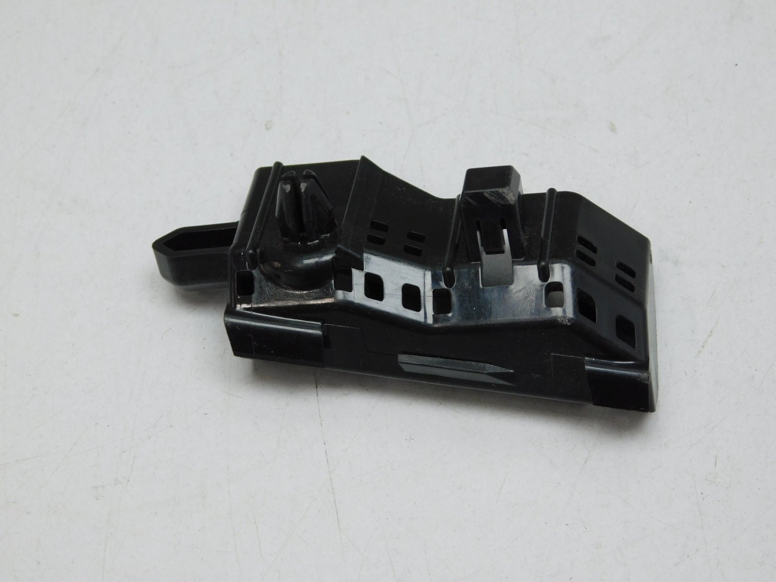 Кронштейн переднего бампера Subaru Legacy IV(B13) 2003-2009