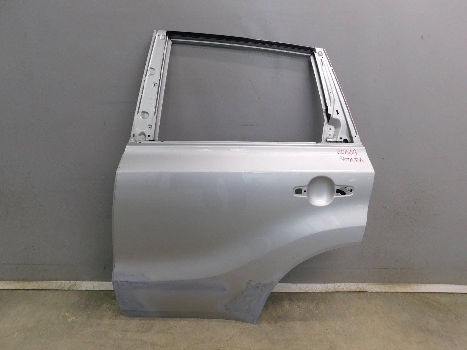 Дверь задняя левая Suzuki Vitara 2015>
