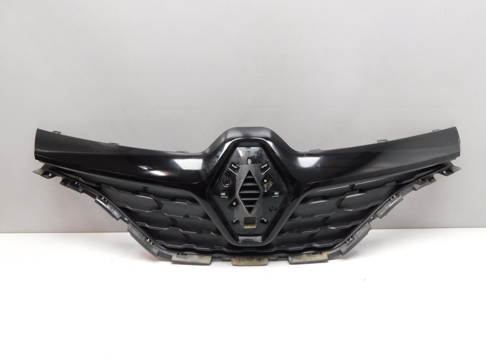 Решетка радиатора Renault Kaptur 2016>