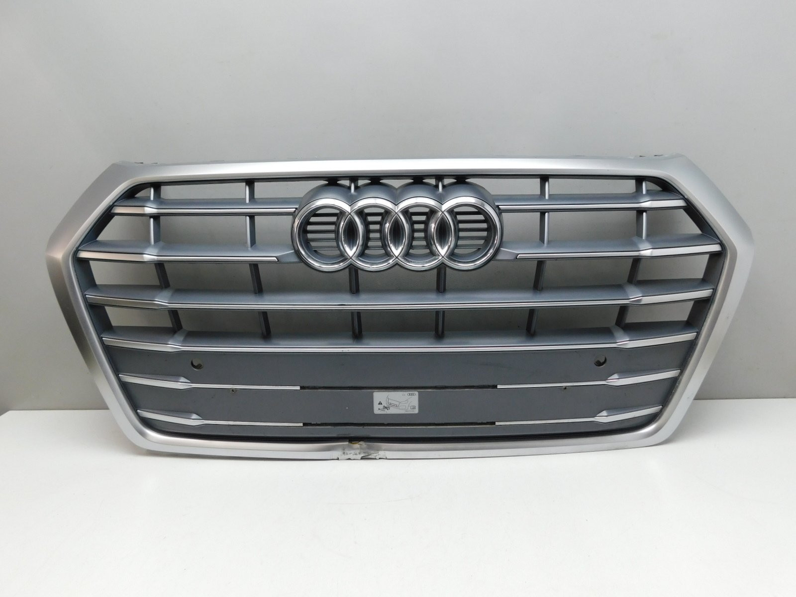 Решетка радиатора Audi Q5 2017>
