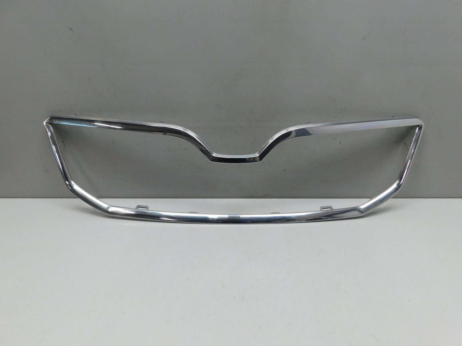 Молдинг решетки радиатора Skoda Octavia III (A7) 2013-2020