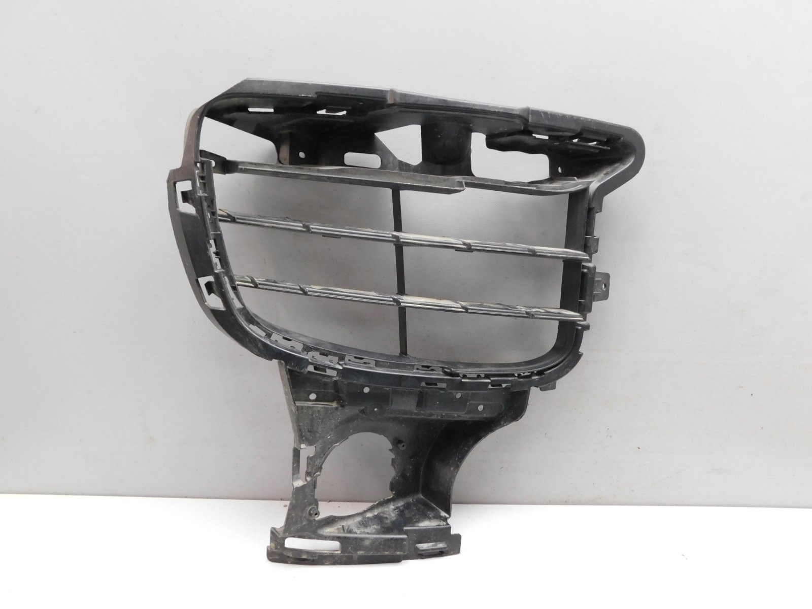 Решетка в бампер правая Porsche Cayenne 2010-2017