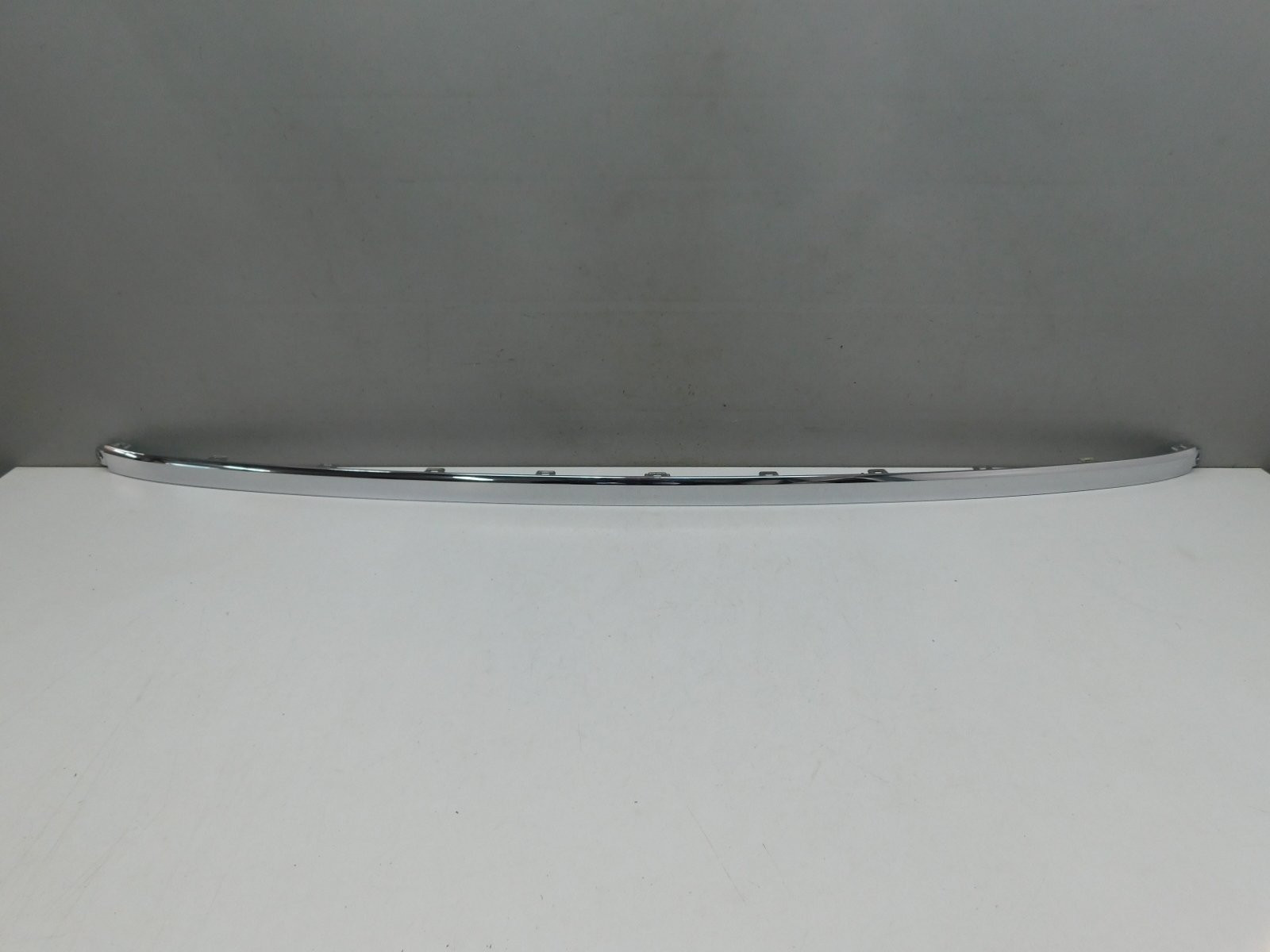 Молдинг заднего бампера Volkswagen Touareg 2010>