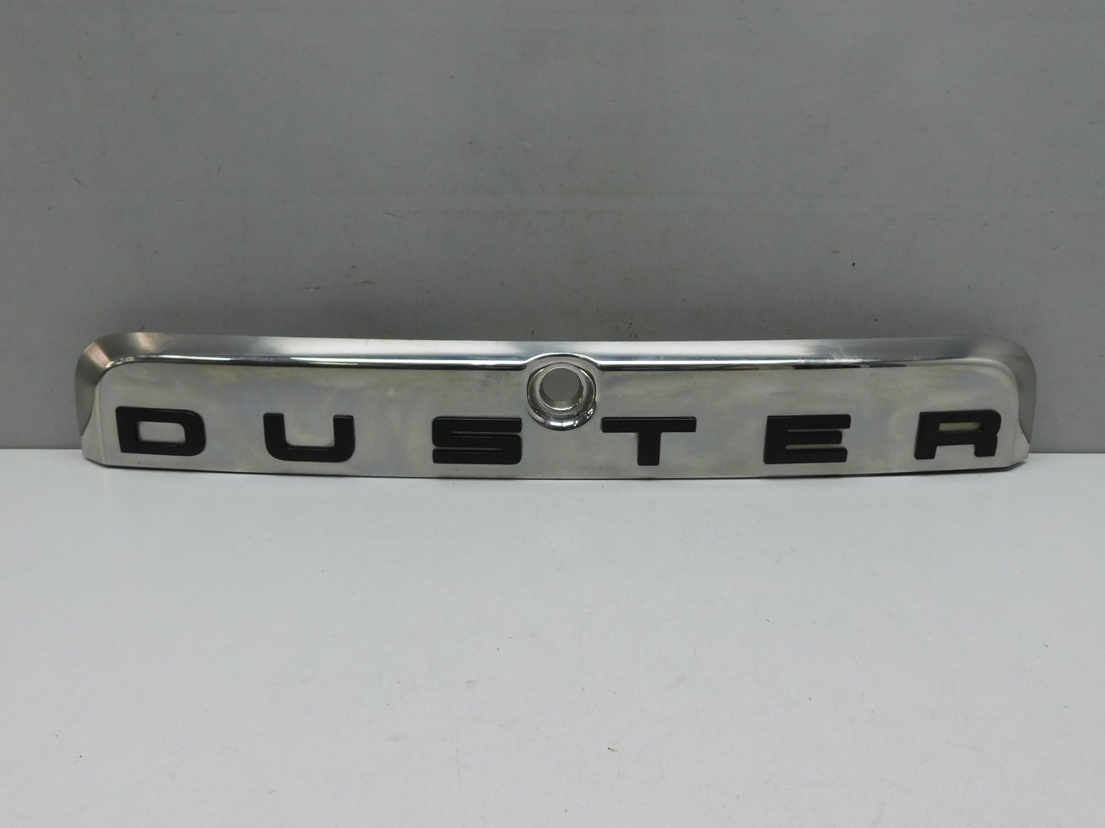 Накладка двери багажника Renault Duster 2011>