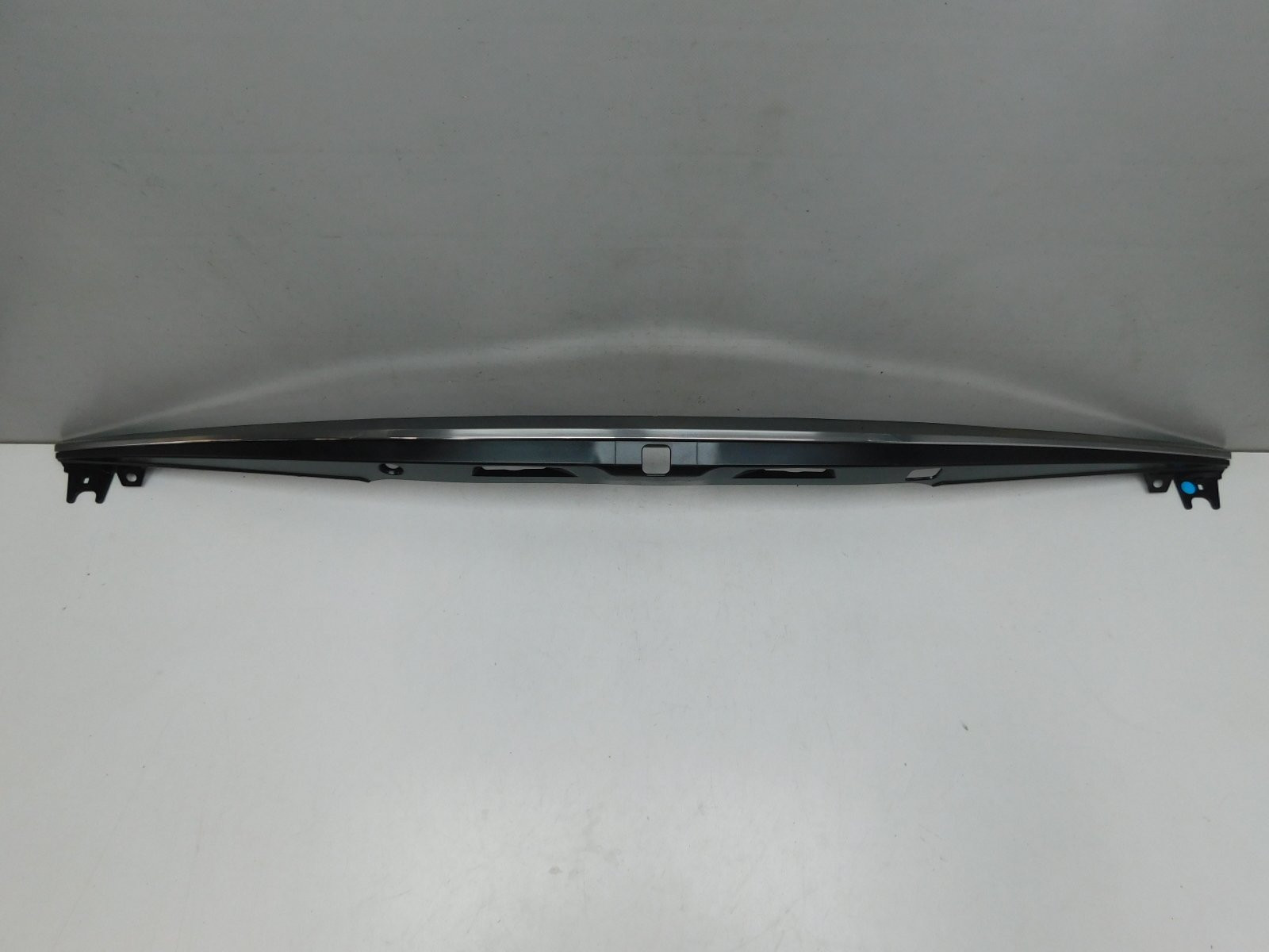 Накладка крышки багажника Lexus ES 2018>