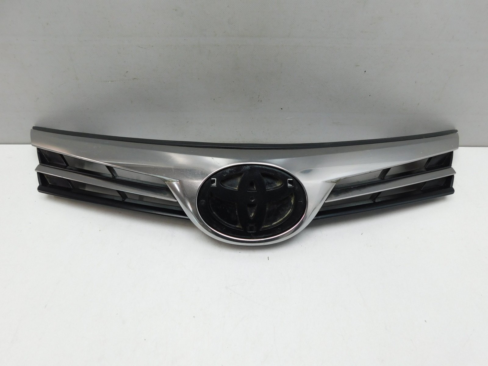 Решетка радиатора Toyota Corolla E18 2013-2018