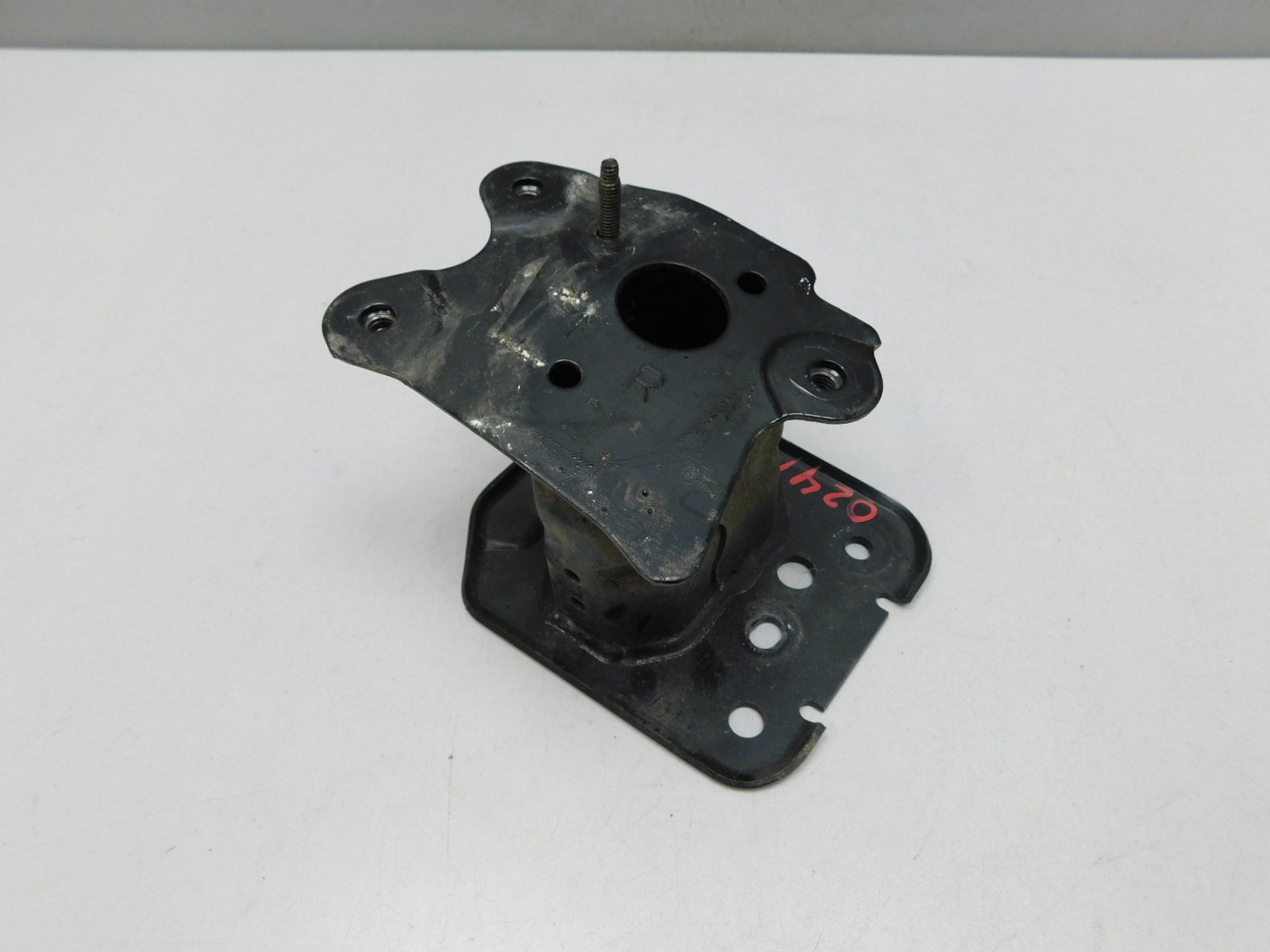 Кронштейн усилителя заднего бамп Toyota RAV 4 2013-2019