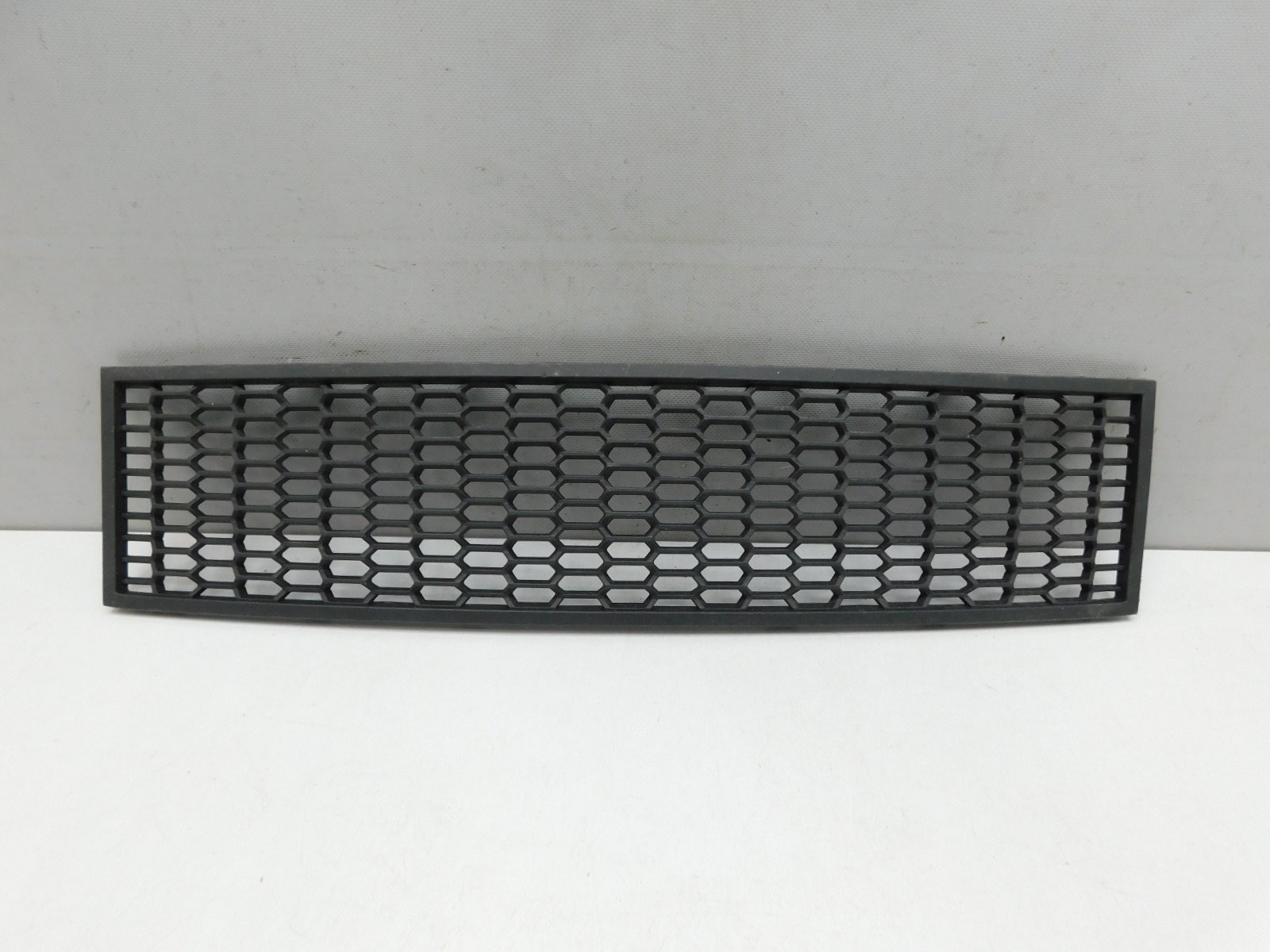 Решетка в бампер центральная BMW 5-серия F10/F11 2009>