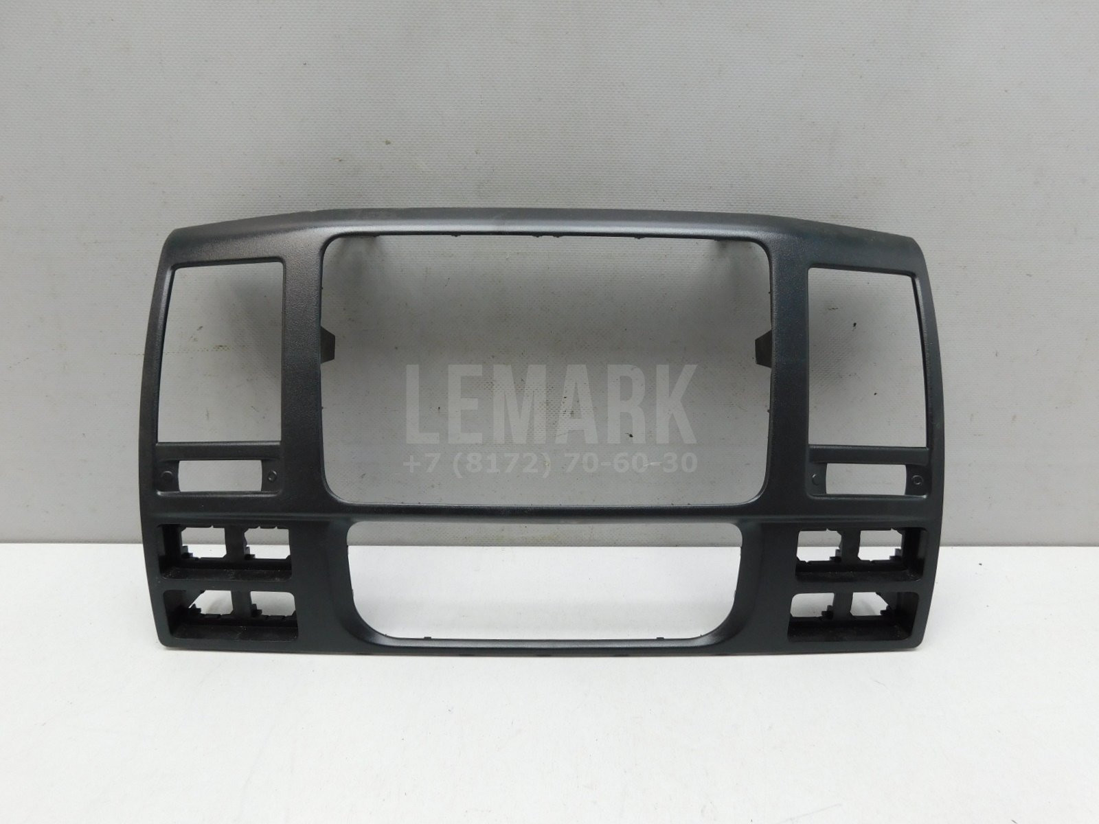 Накладка Volkswagen Transporter T5 2003-2015 7E0857237L
