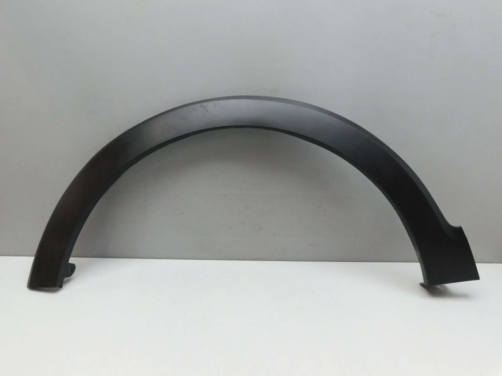 Накладка крыла переднего левого Renault Kaptur 2016>