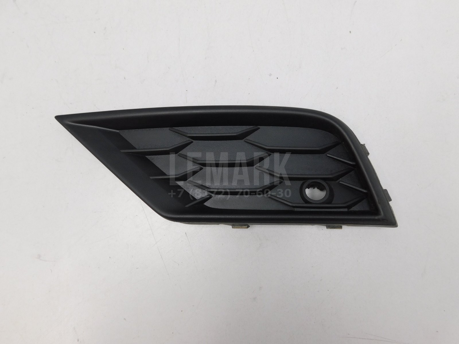 Решетка в бампер левая Volkswagen Tiguan 2017> 5NA853665A