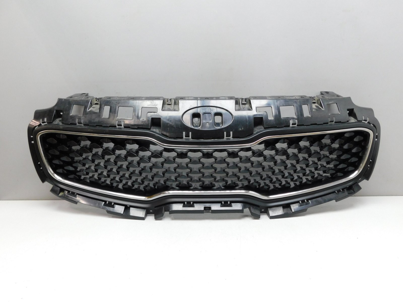 Решетка радиатора Kia Sportage 2015>