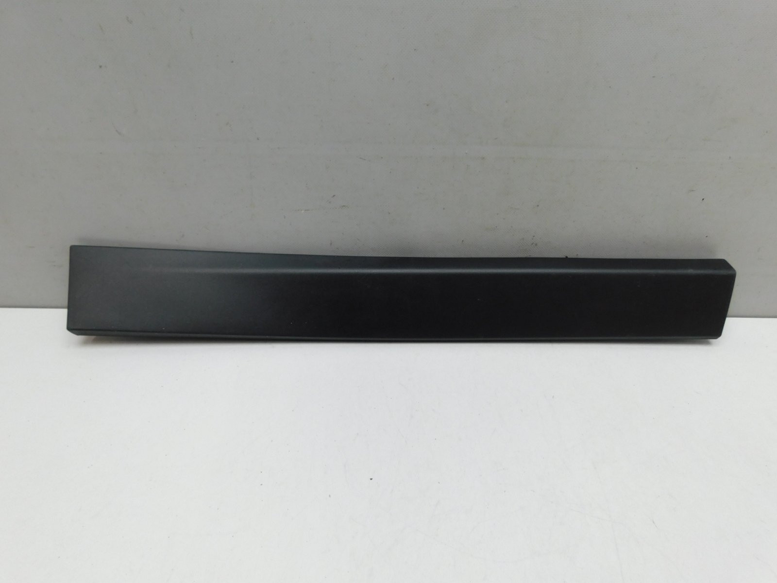 Накладка двери задней правой BMW X1 F48 2015>