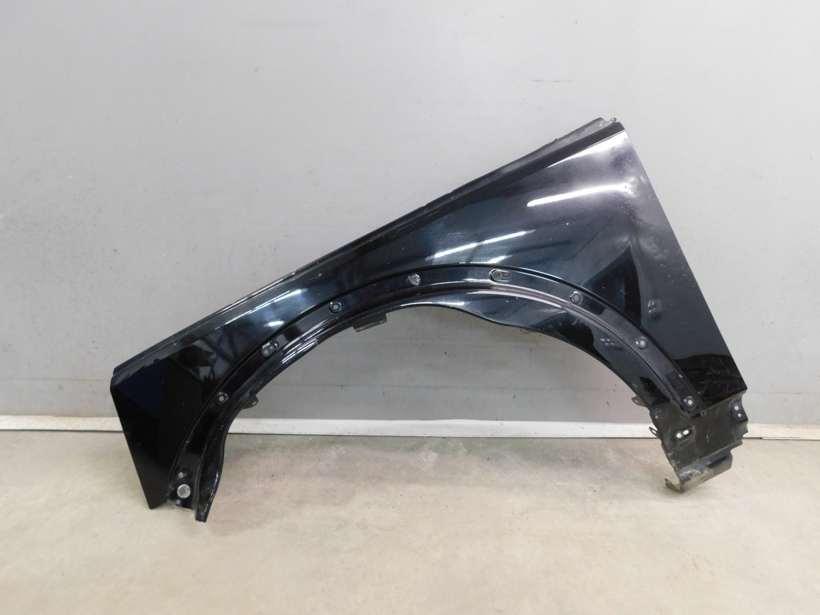 Крыло переднее левое Land Rover Discovery III 2004>