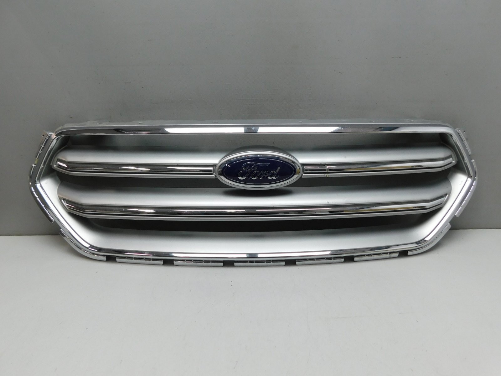 Решетка радиатора Ford Kuga 2012>