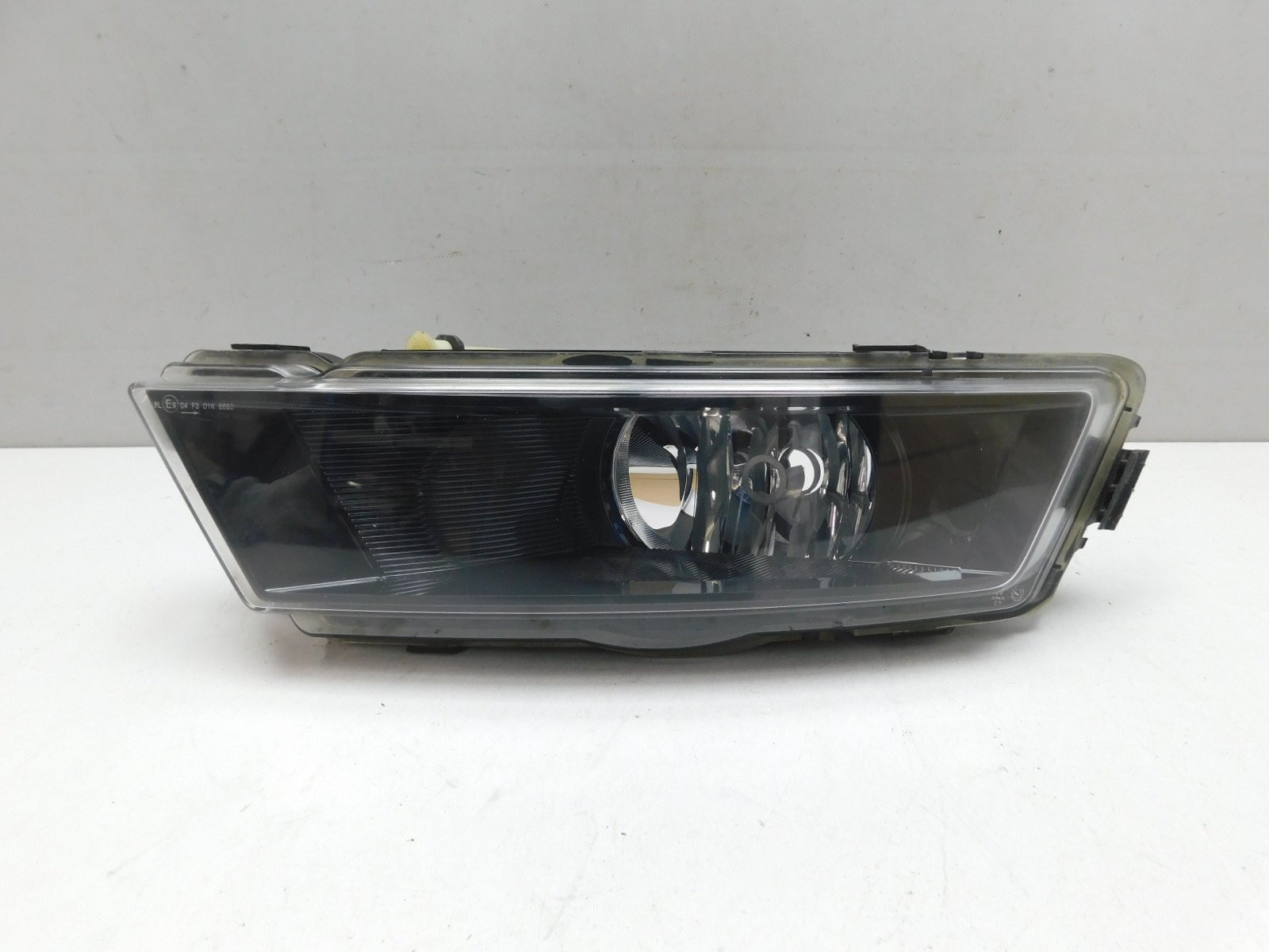 Фара противотуманная левая Skoda Rapid 2013-2020