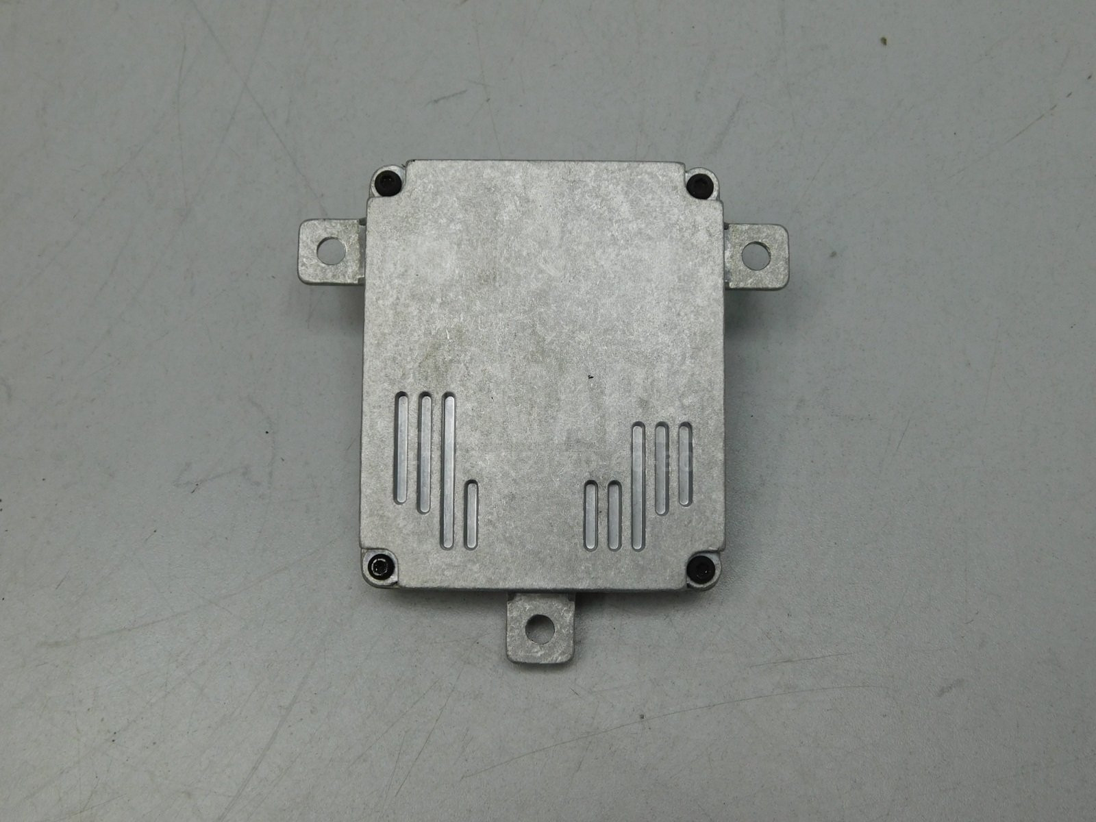 Блок розжига ксеноновой лампы Volkswagen Passat B7 2011-2015 8K0941597B