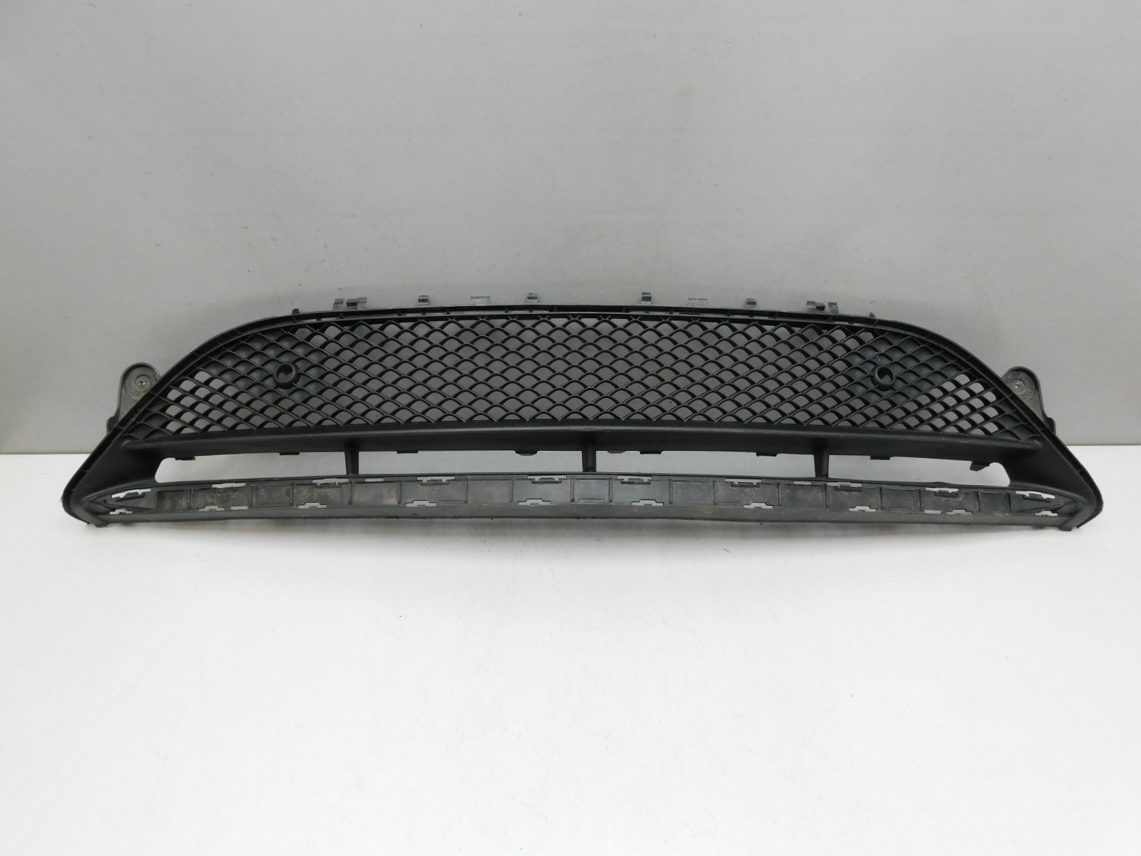 Решетка в бампер центральная Mercedes-Benz E-Klasse W213 2016>