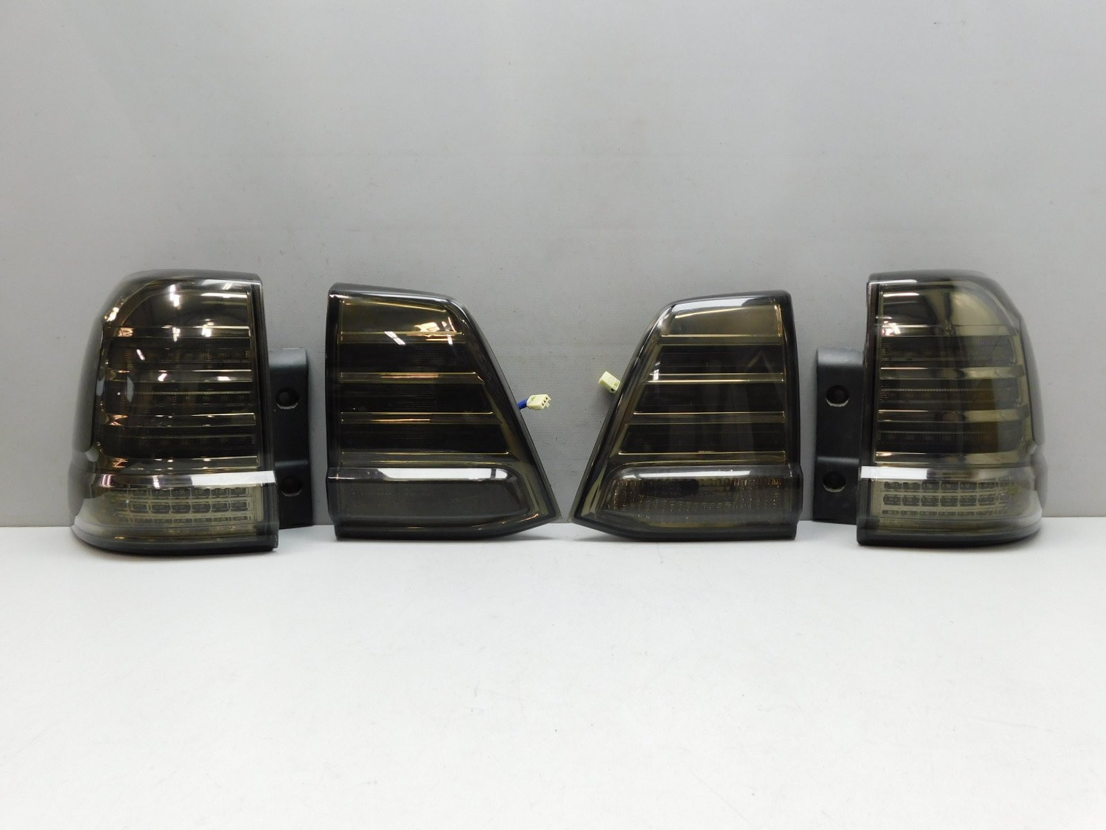 Фонари задние (комплект) Toyota Land Cruiser (200) 2008>