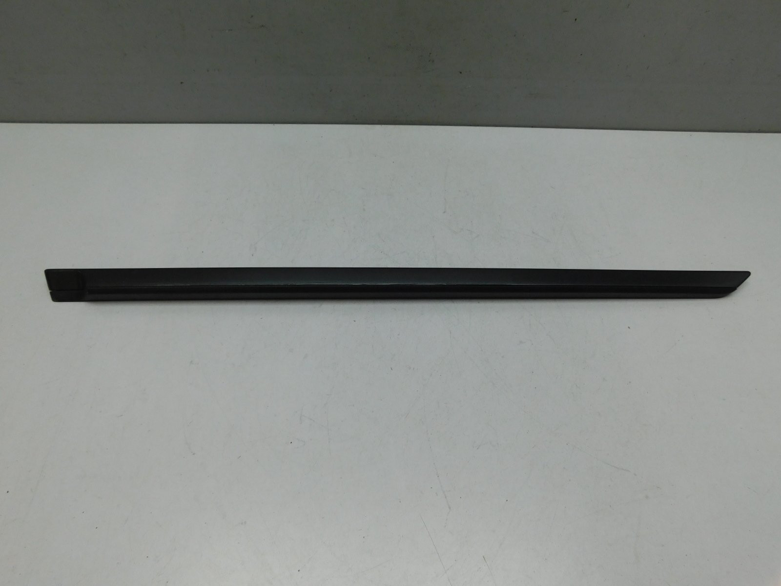 Молдинг двери задней левой Volvo V90 Cross Country 2017>