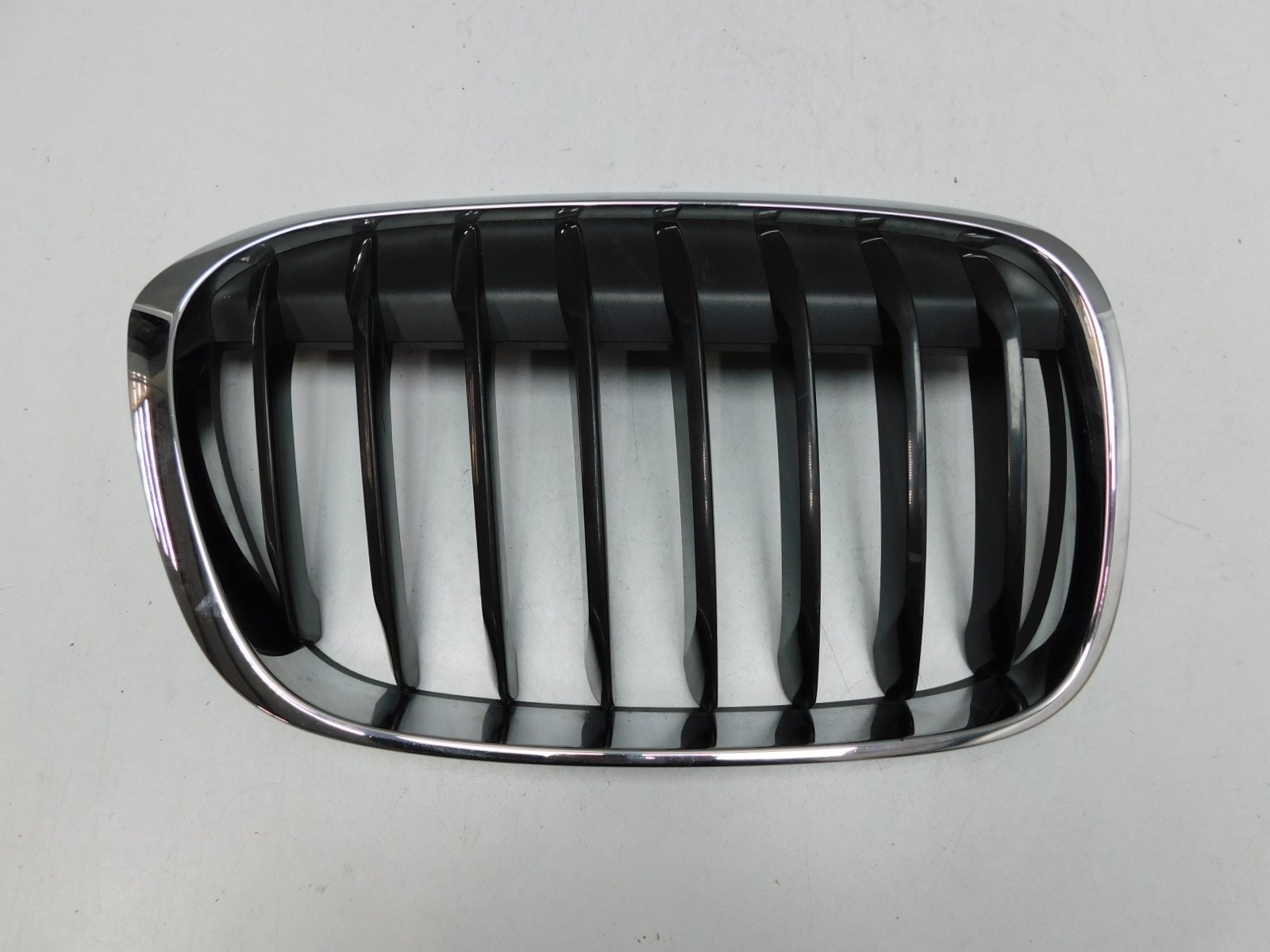 Решетка радиатора BMW X1 F48 2015>