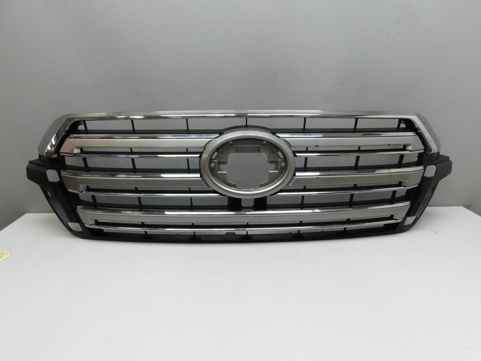 Решетка радиатора Toyota Land Cruiser (200) 2008>