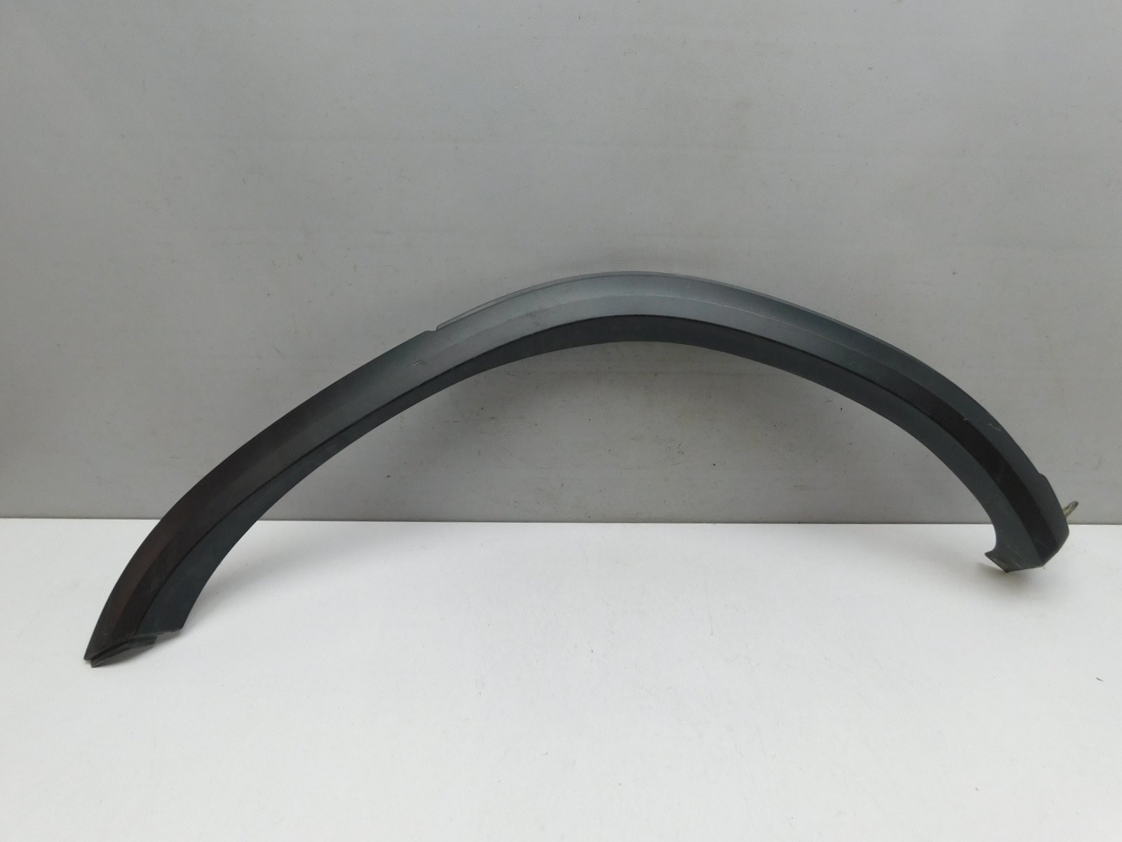 Накладка крыла заднего  правого Toyota Fortuner 2015>