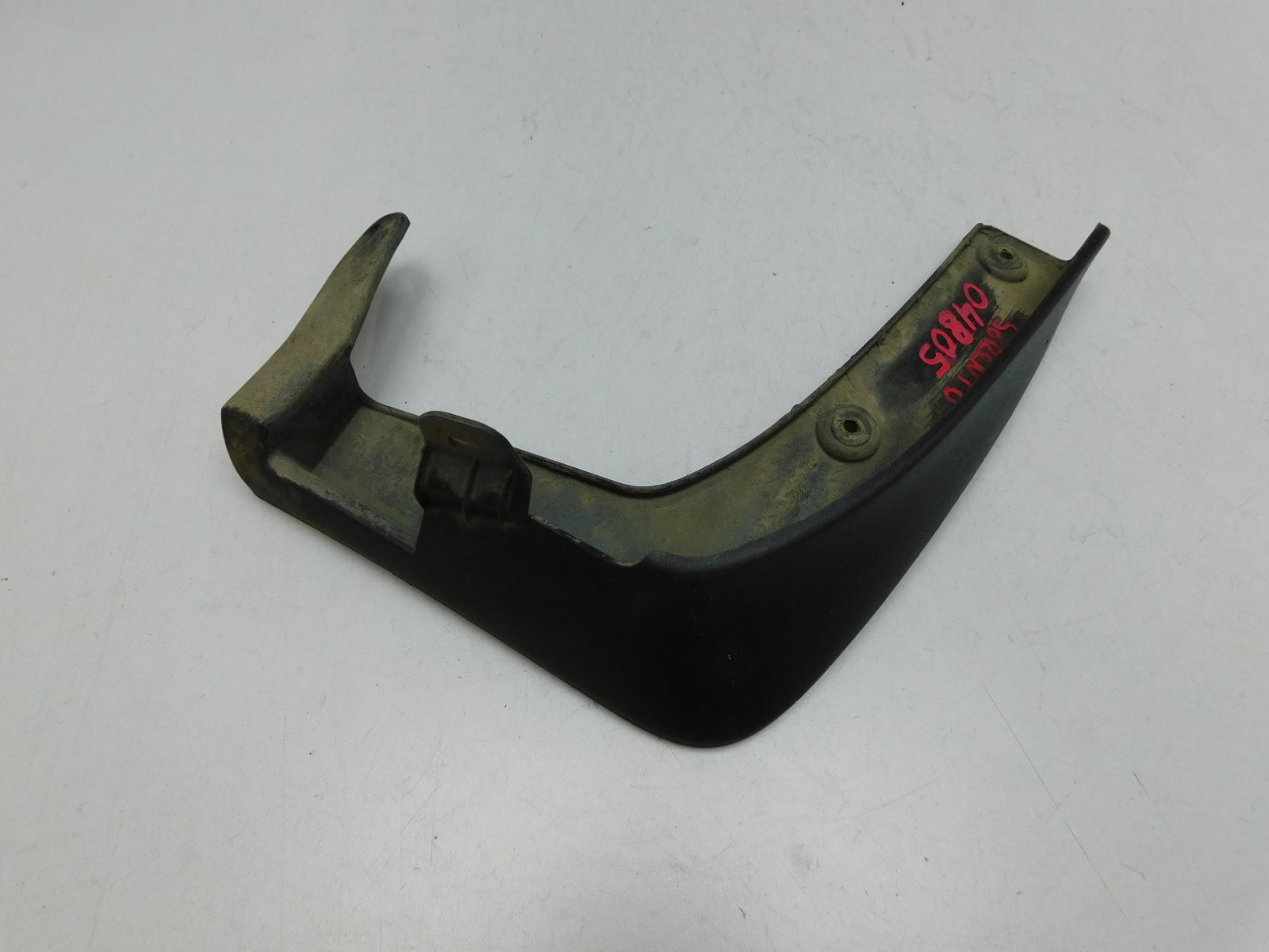 Брызговик передний правый Kia Sorento 2009>