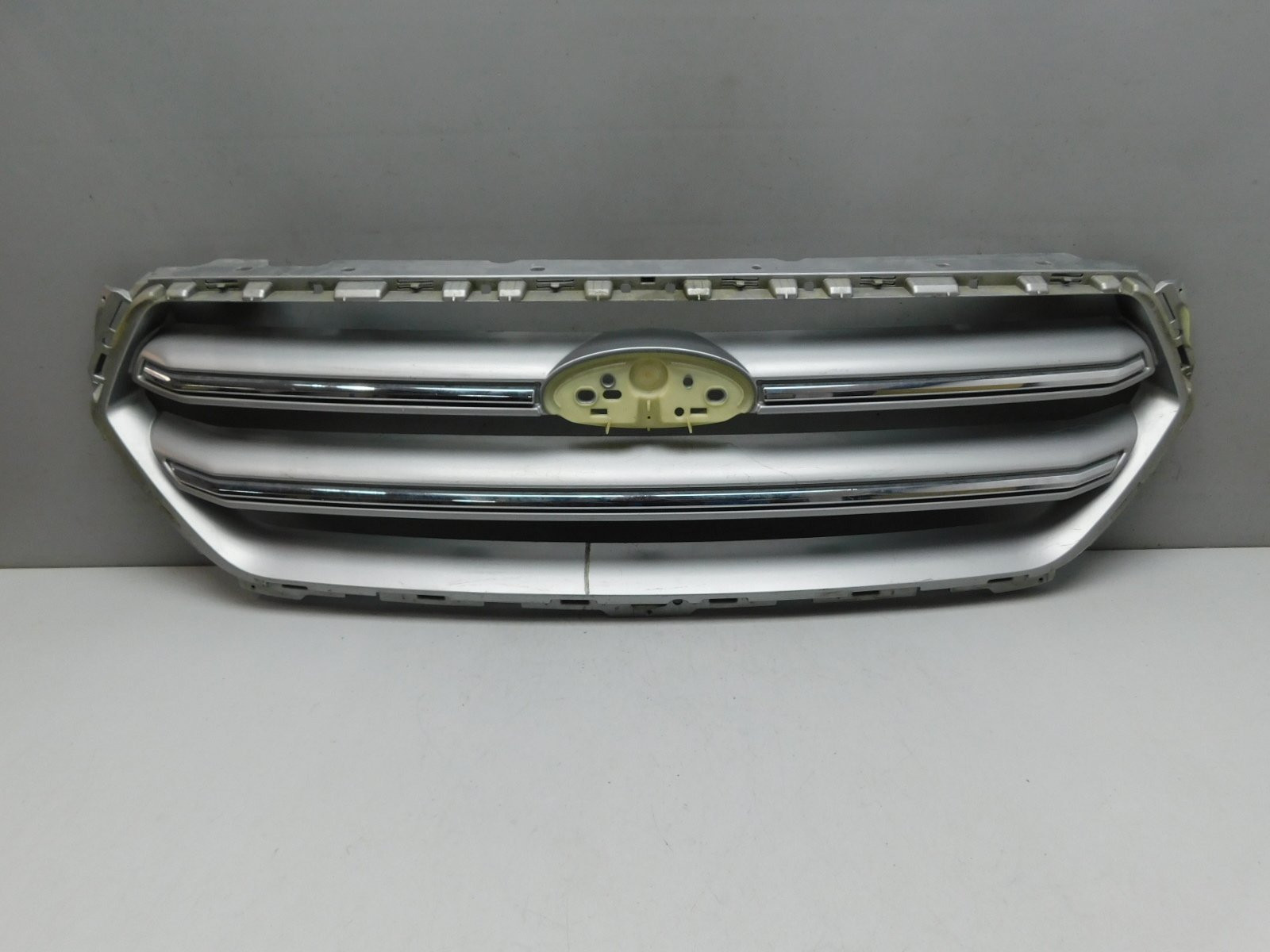 Решетка радиатора Ford Kuga 2012>